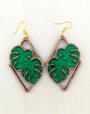Monstera Earrings – Light Cherry