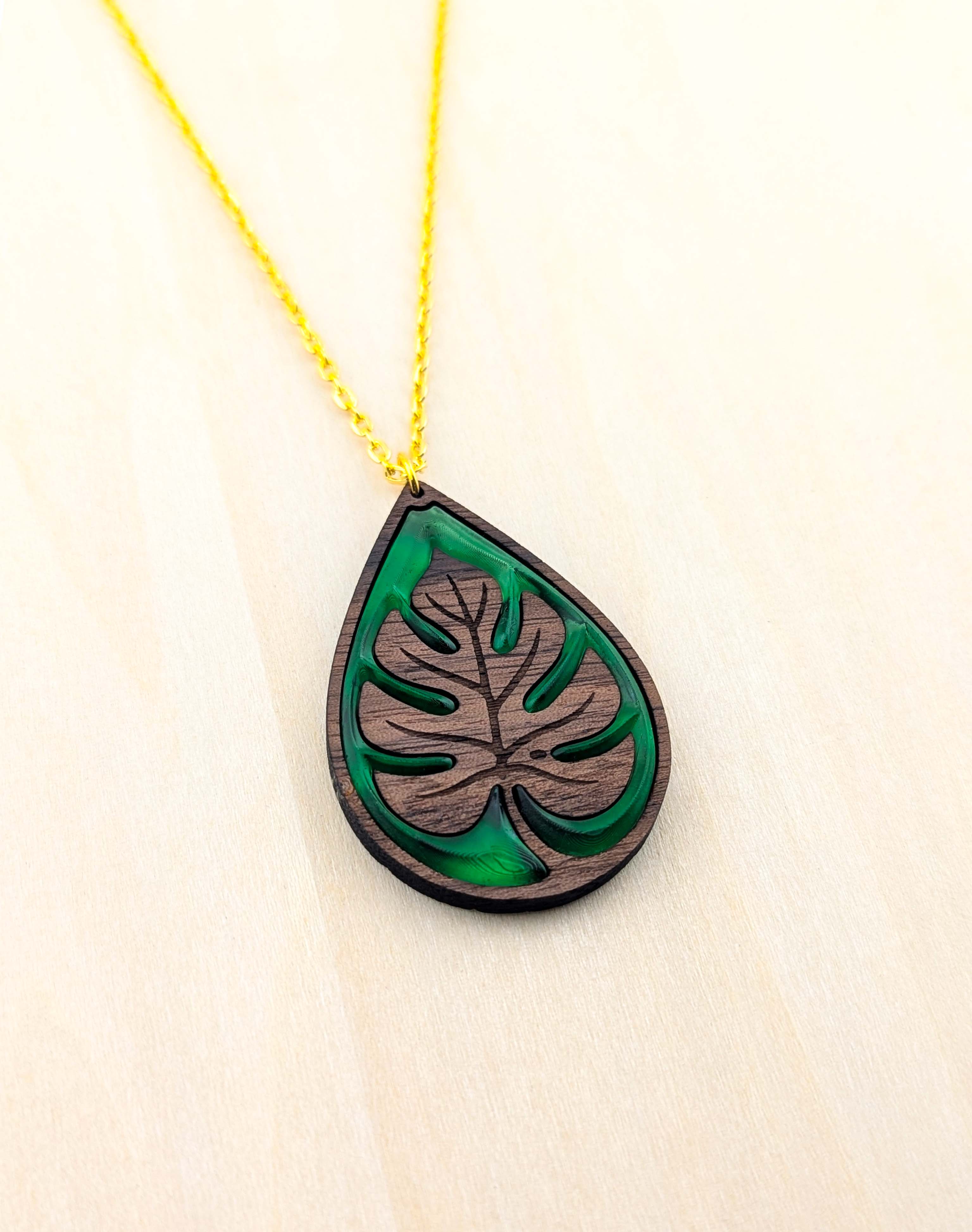 Monstera Pendant – Dark Walnut