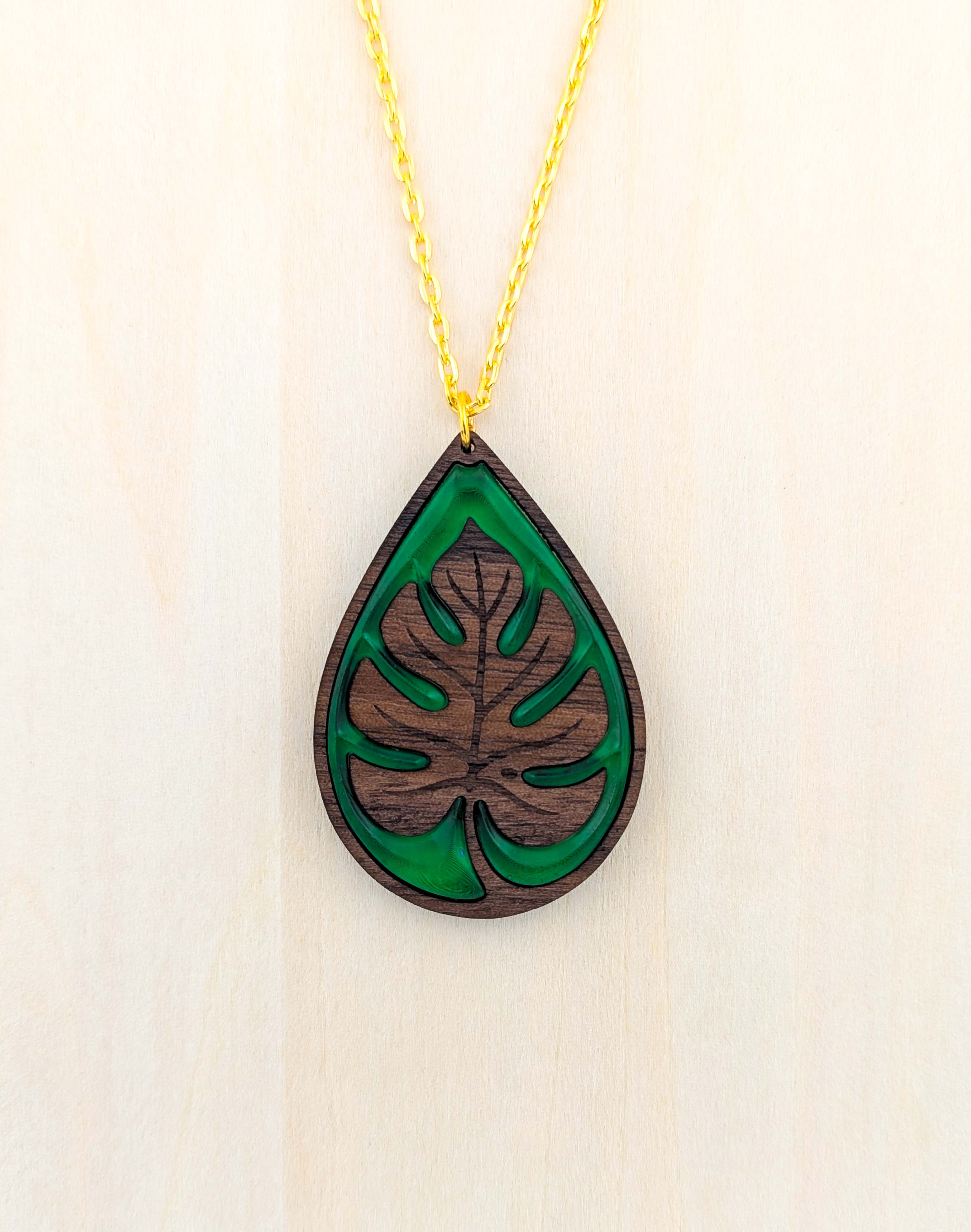 Monstera Pendant – Dark Walnut