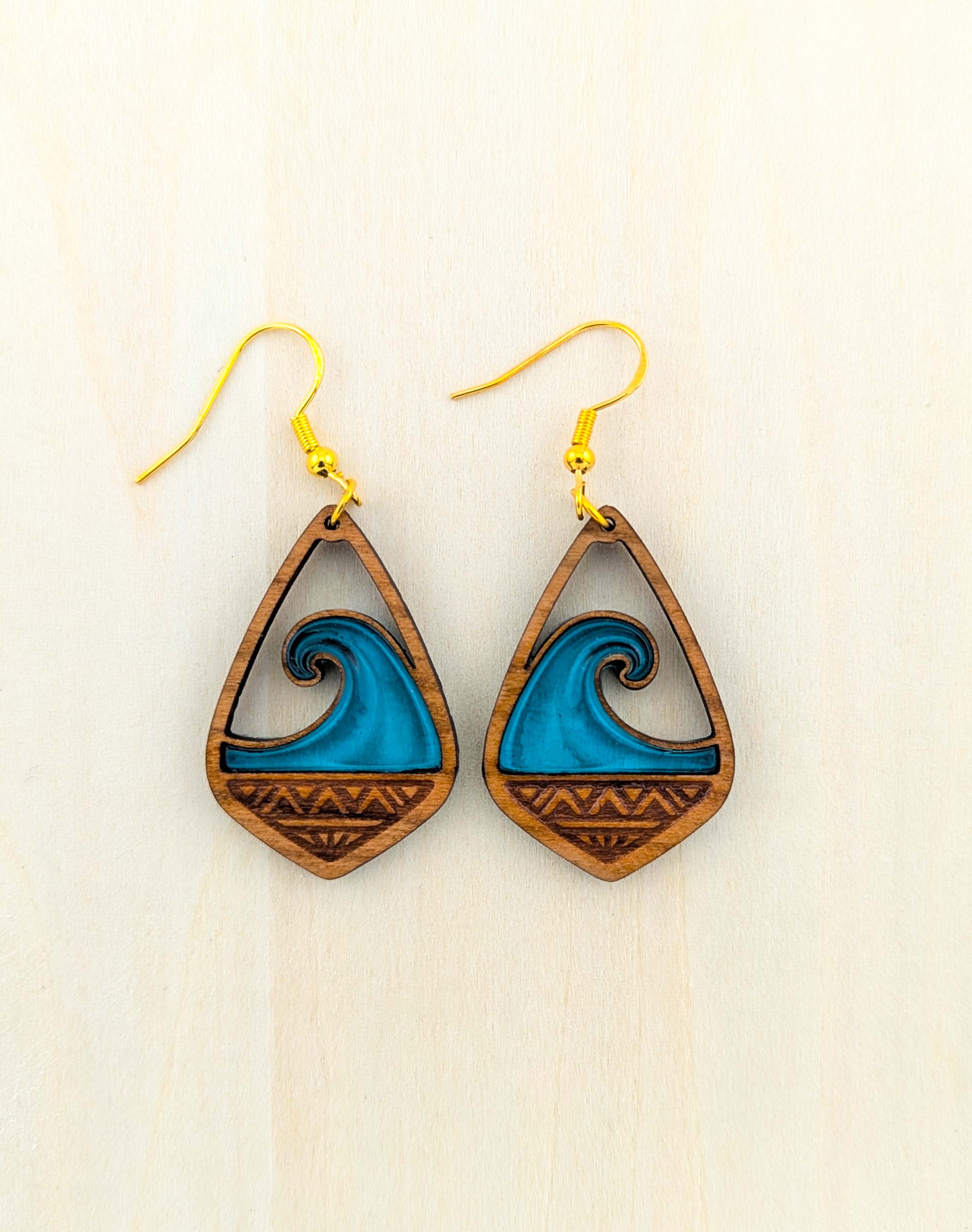 WaveEarringLightWood2.jpg